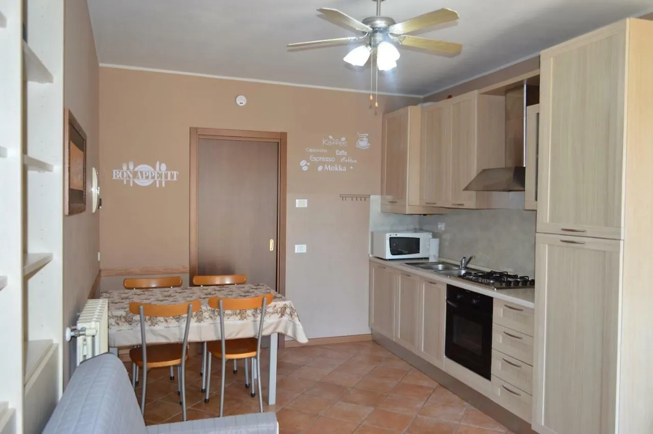 Il Melograno B&B Apartament Roe 0*,  Italy